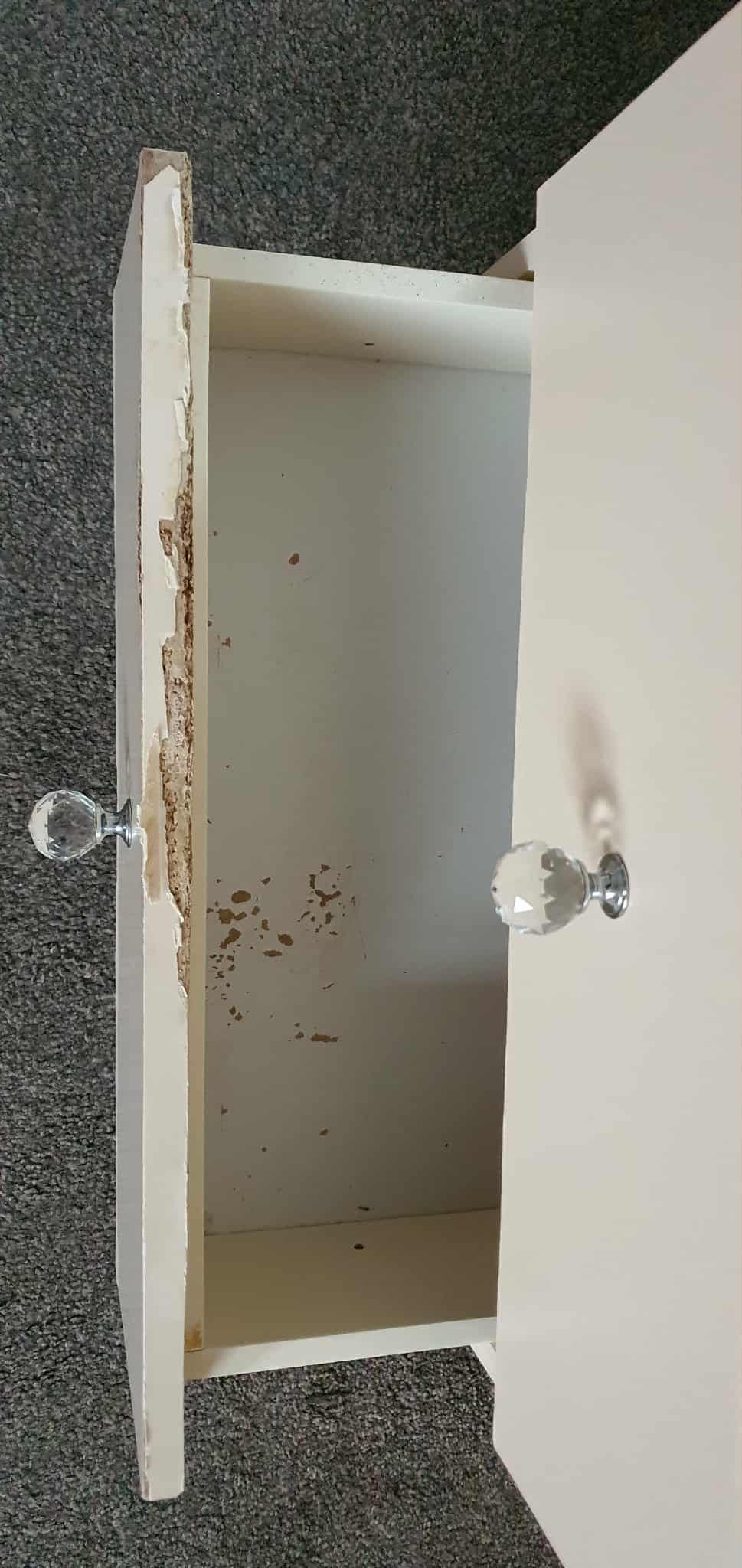 Drawers falling apart.