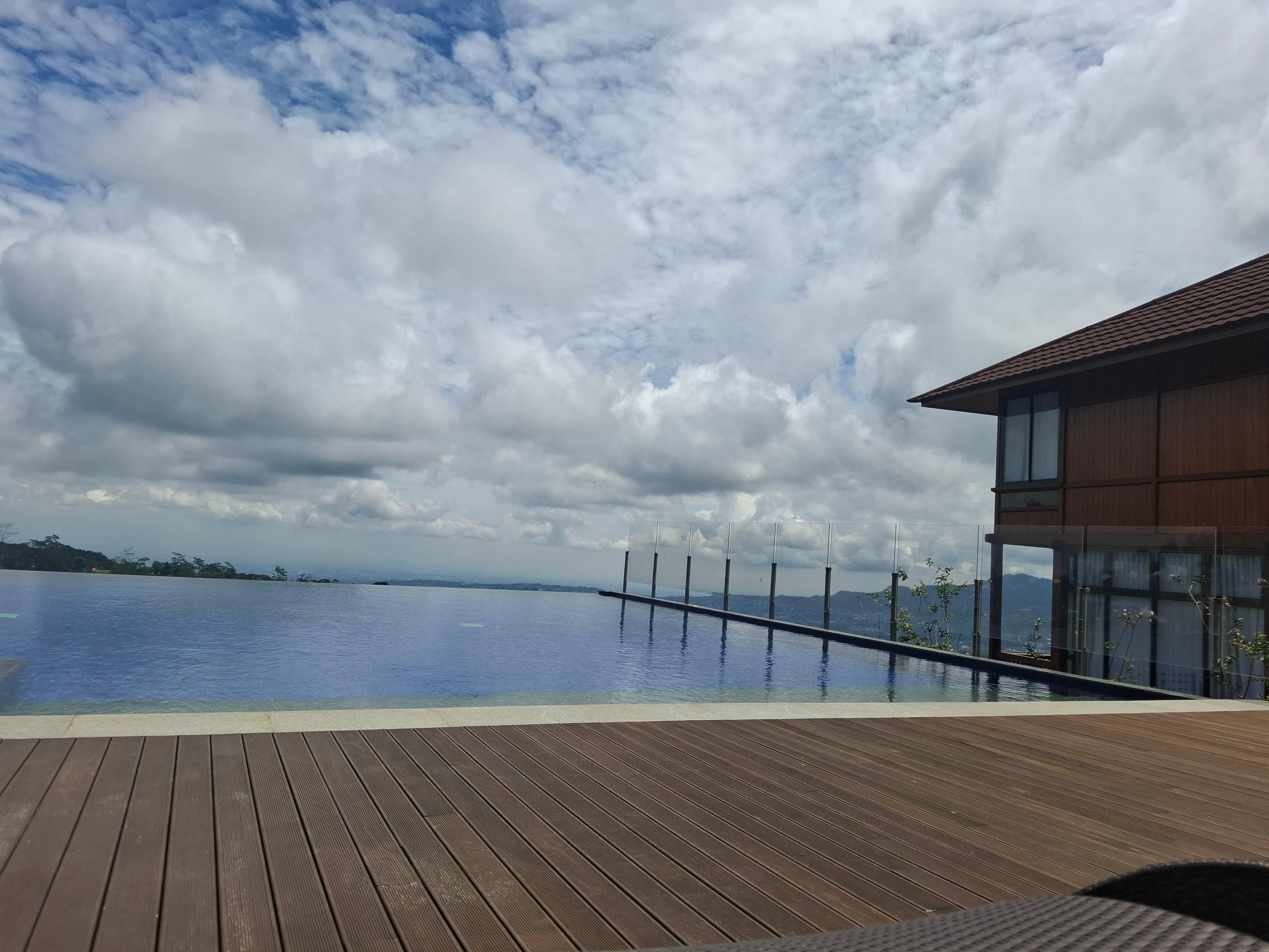 Infinity swimming pool, love here