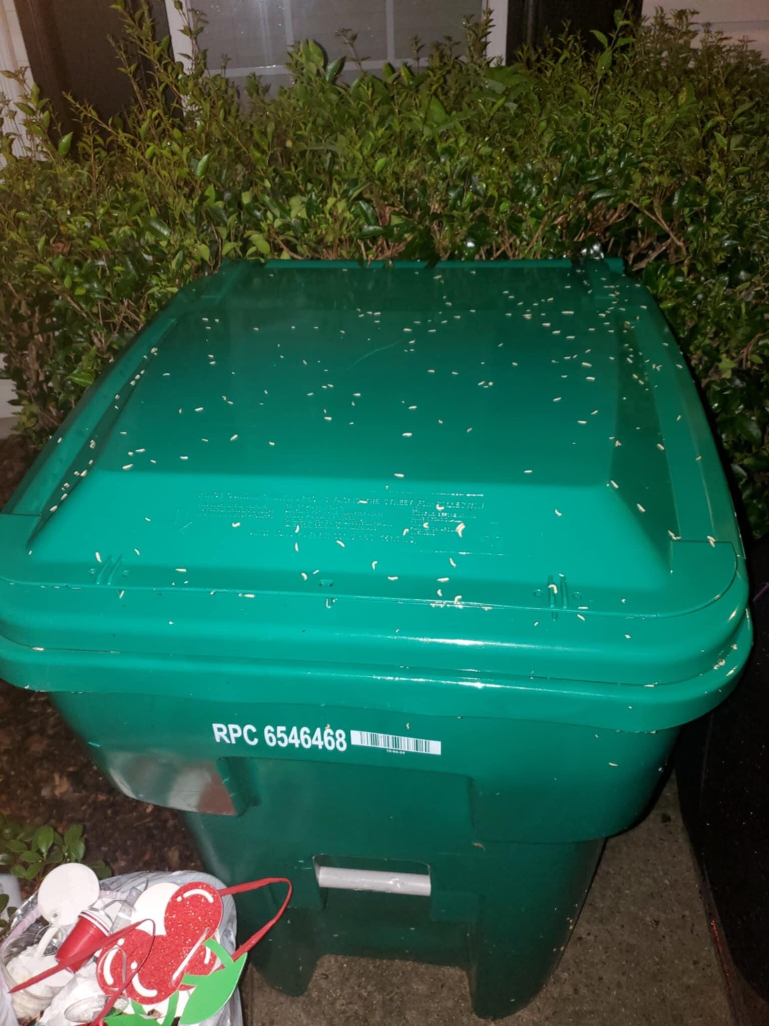 Trash can