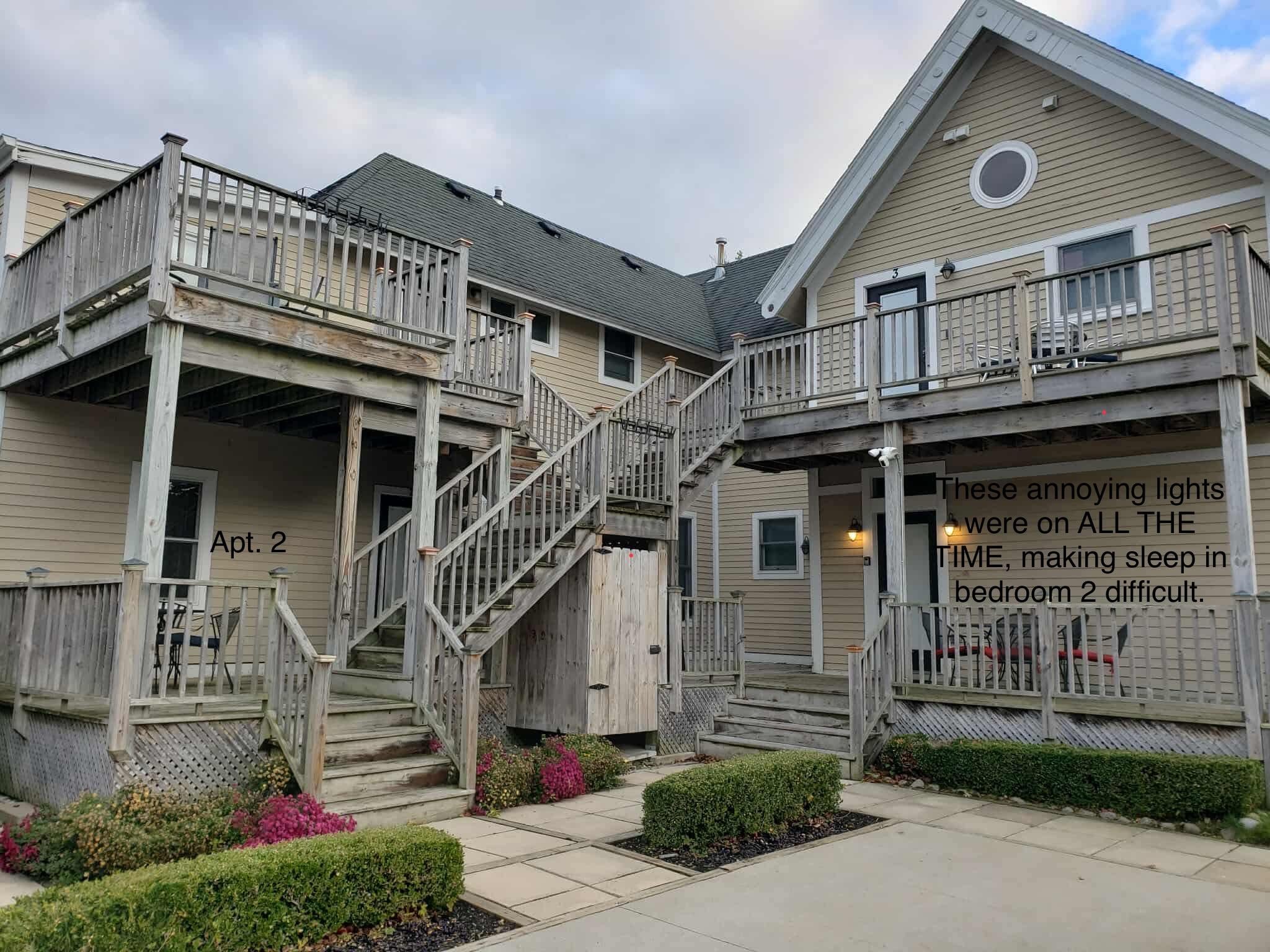 The back of the house. The decks are well-built and sturdy.