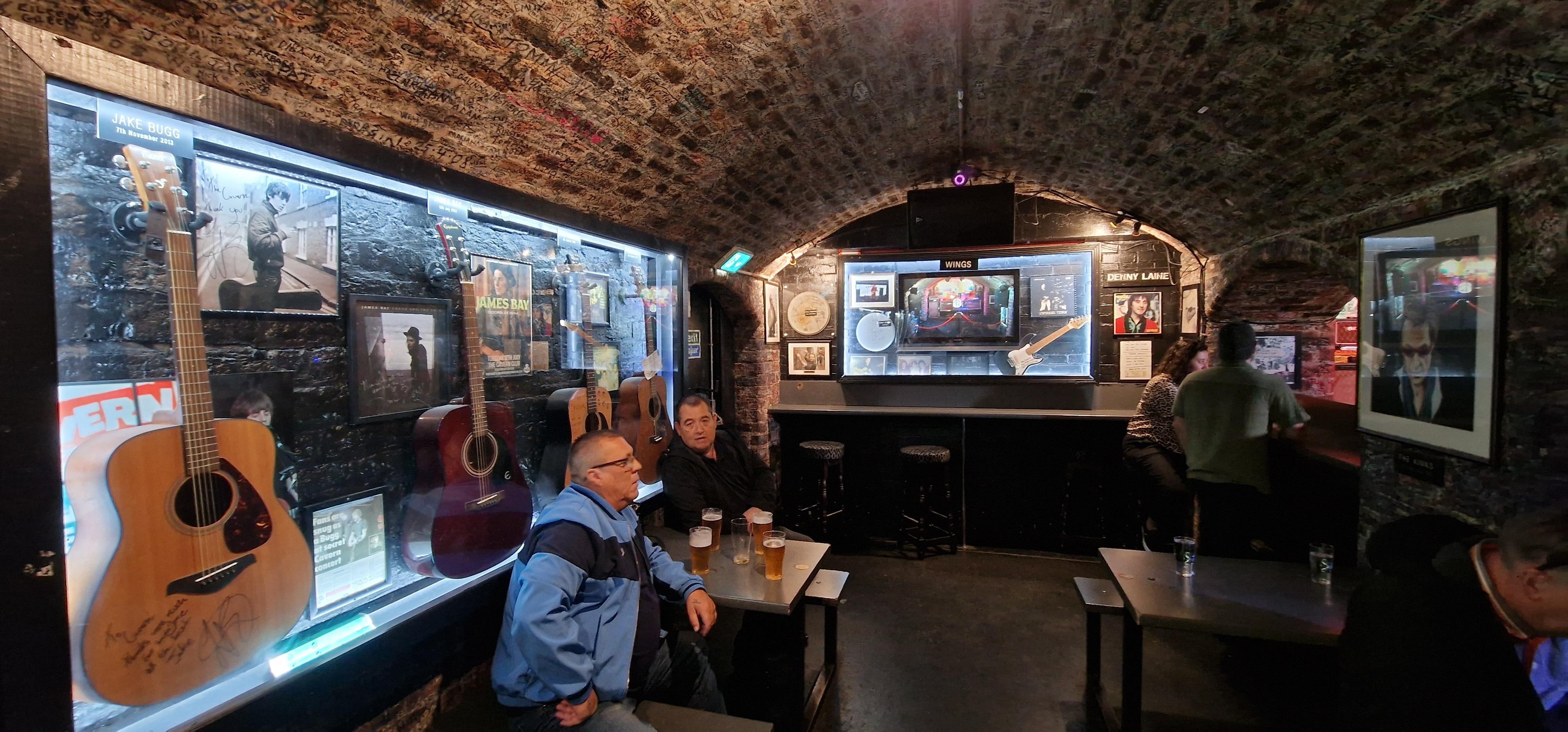 BEATLES KJELLER VED SIDEN AV LEILIGHETEN