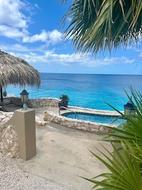 Small pool / hot tub