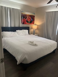 Back bedroom king bed