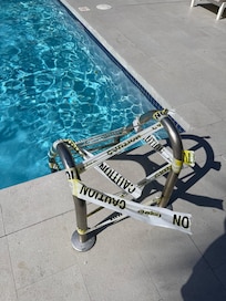 for several days this was on the pool ladder