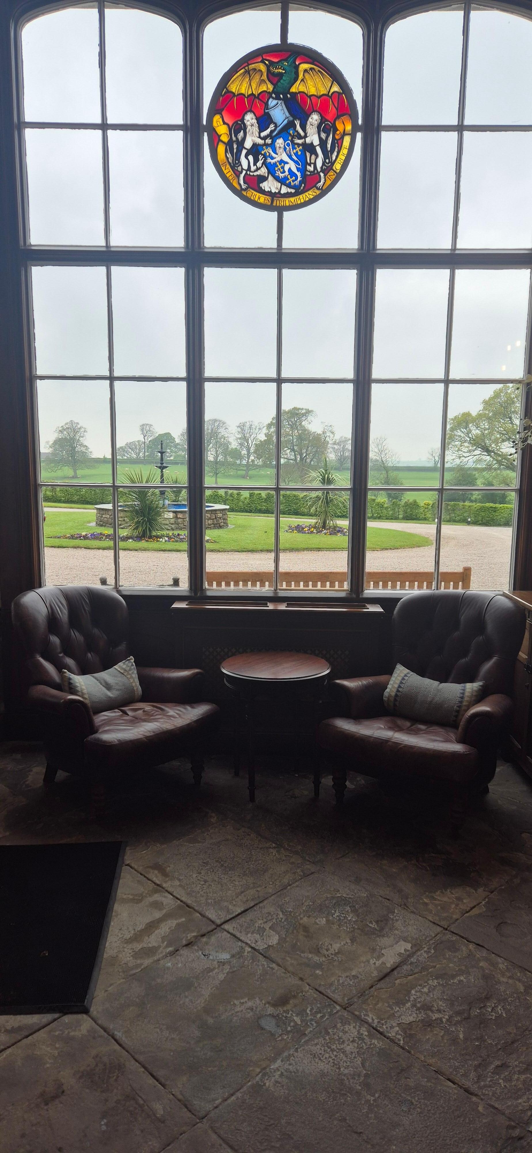 Front window reception