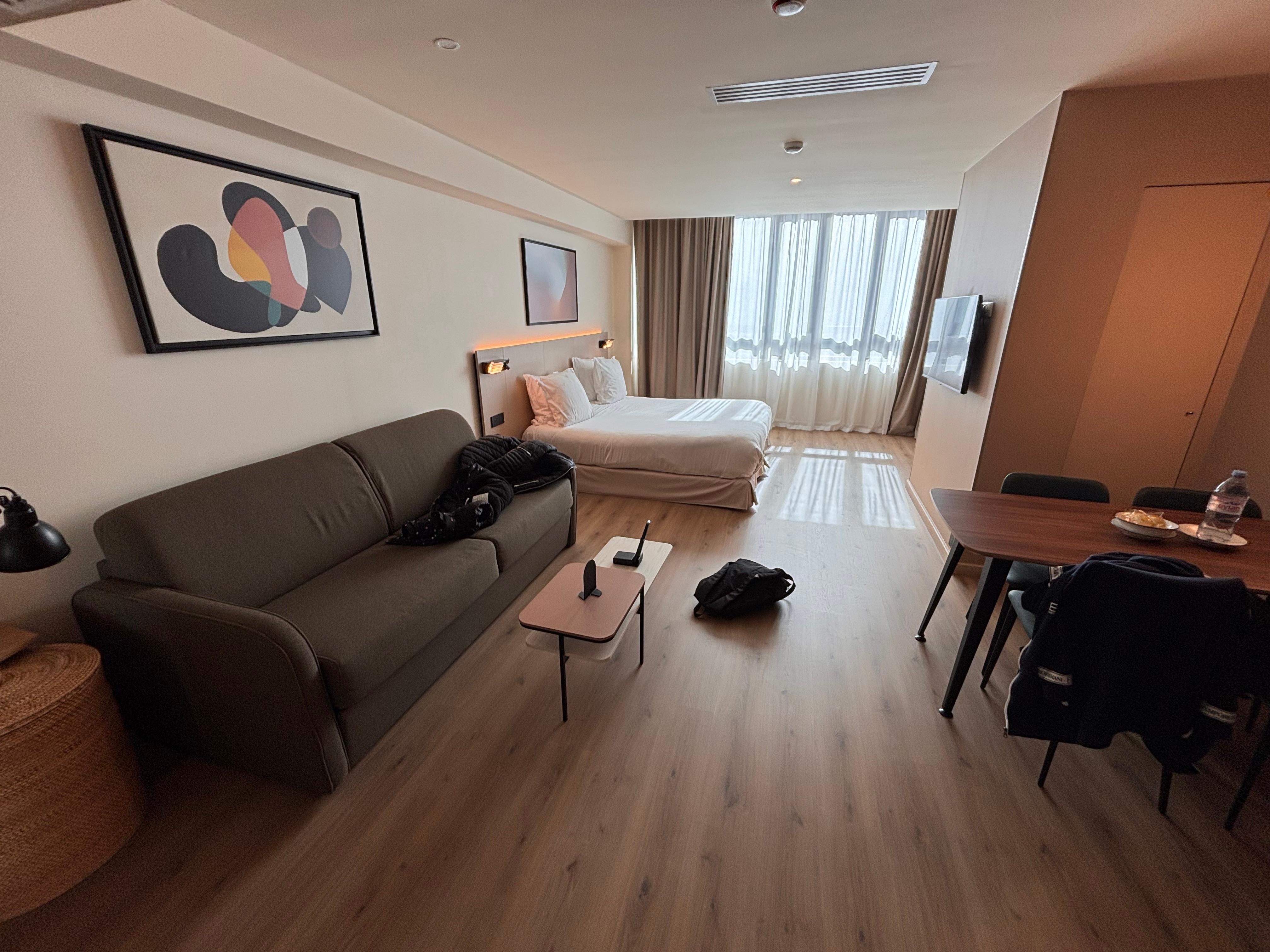 Wohn- und Schlafzimmer 