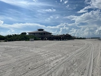 Facilities on the island- real restrooms and shelter for storms