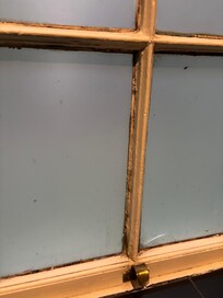 Toilet windows.
Toilet area was so cold. Tiles but no heating at all
