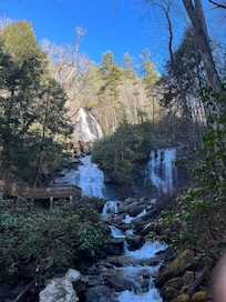 Anna Ruby falls were just a short drive away.