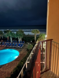 The ocean view was what kept me there..
