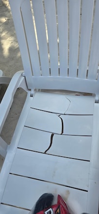 Few chairs in the beach area. We warned that it was damaged, and they left it there.