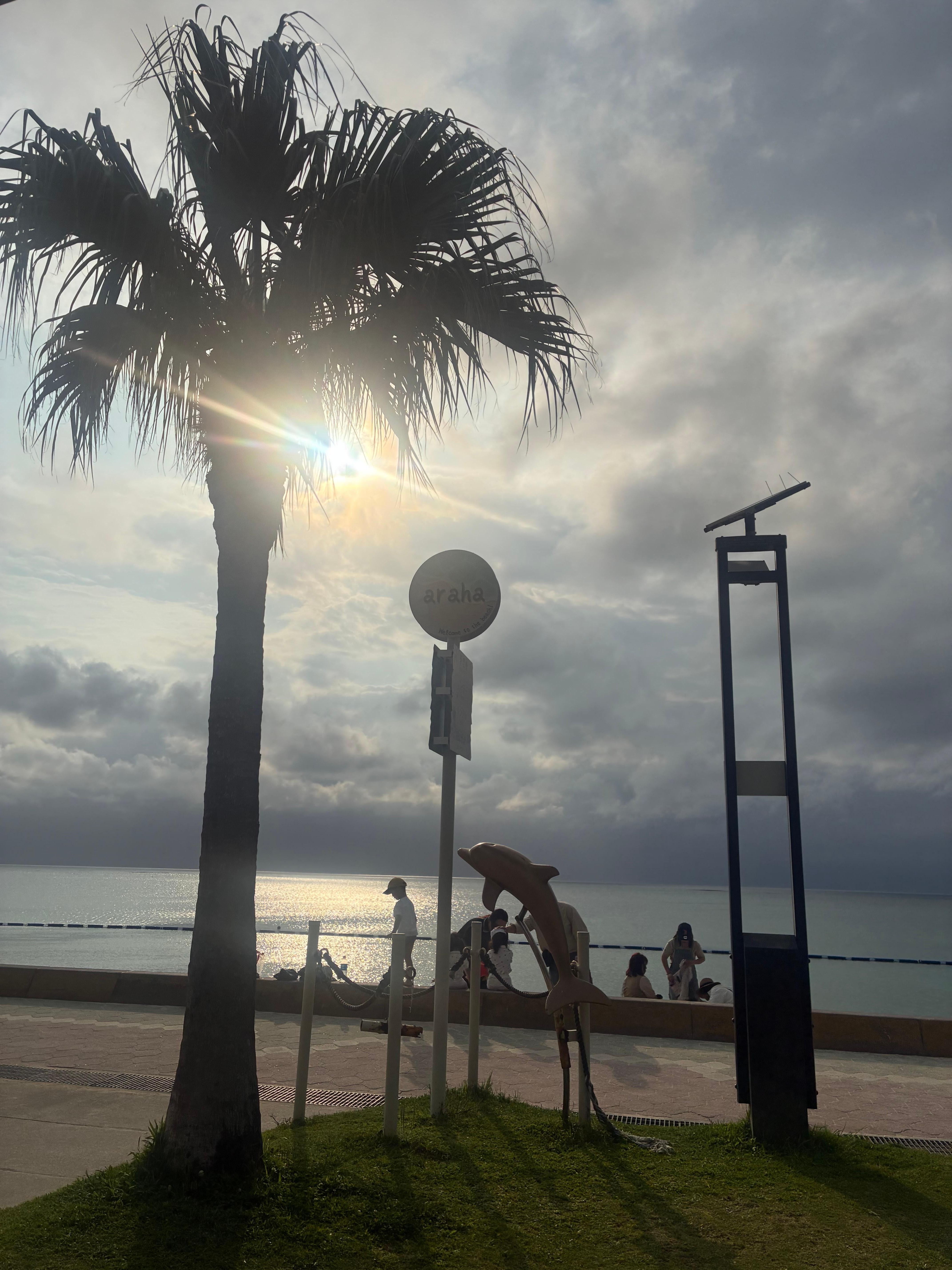 ほど近いアラハビーチの夕方