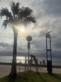 ほど近いアラハビーチの夕方