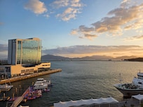 숙소에 보이는 바다풍경