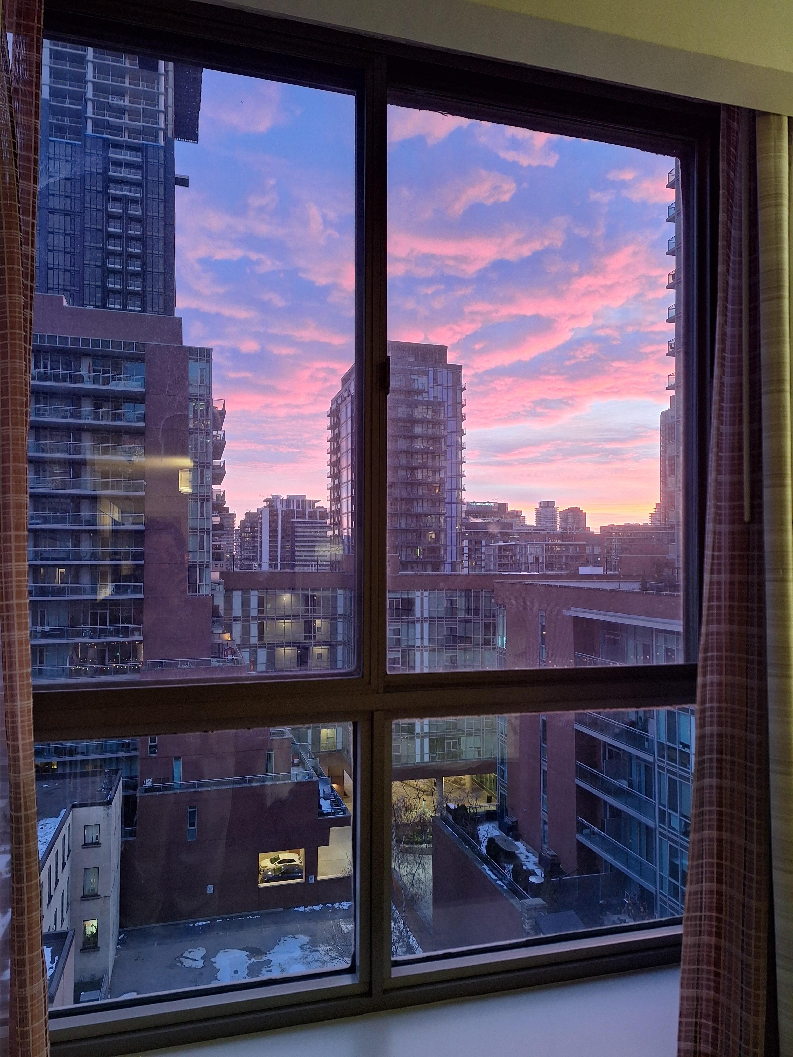 La vue, à partir de la chambre 1110 au levé du soleil :)