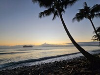 Honolii Black sand beach in the morning