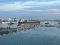 Rooftop pool & bar