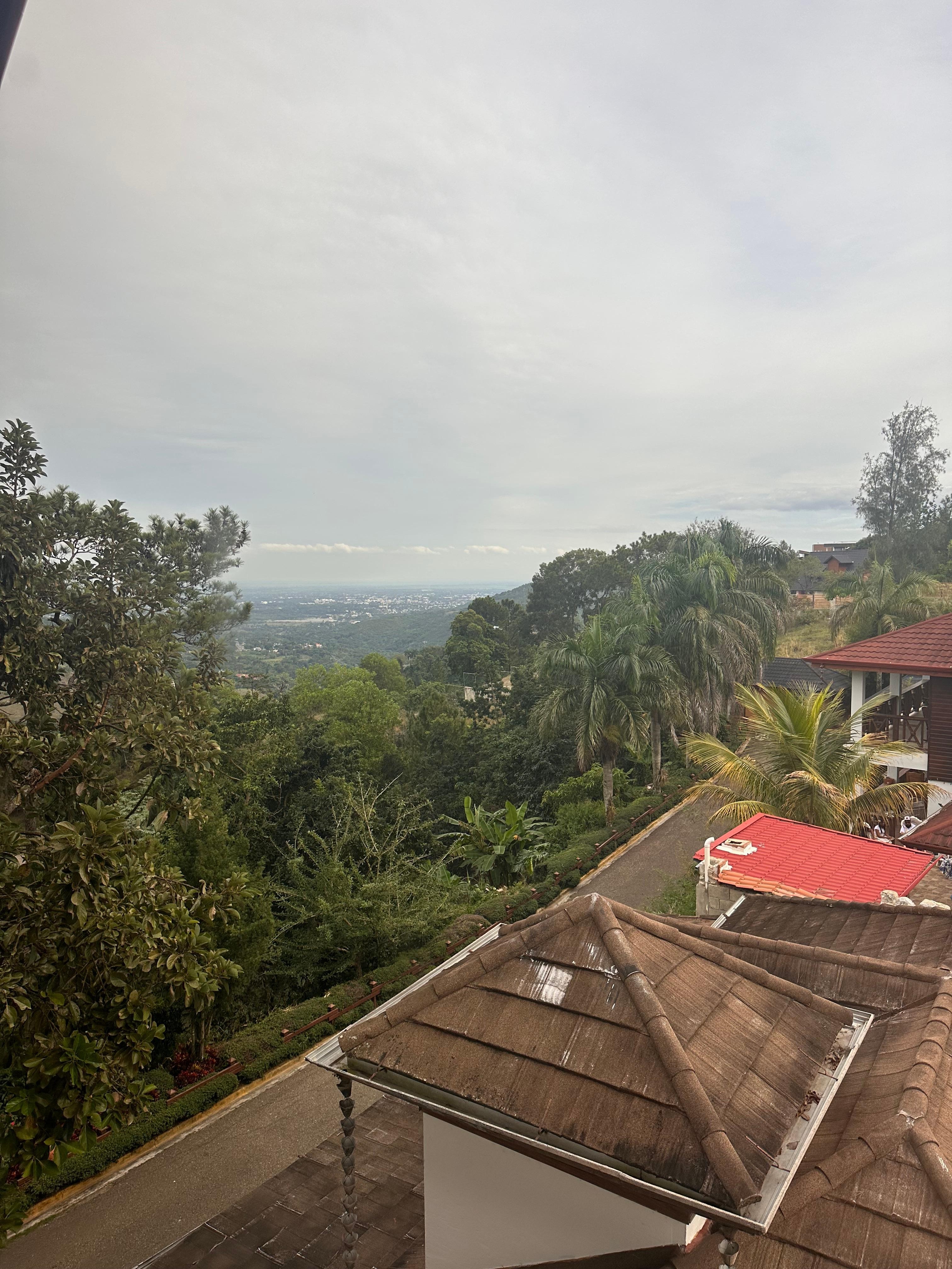 Un amanecer entre montañas 