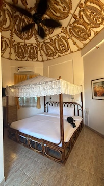 Lovely room and shows character !