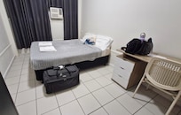 Queen room