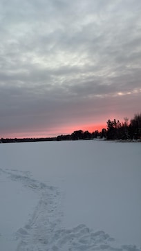 Front lake sunset view!