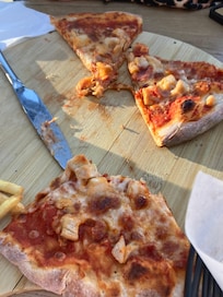 Shared pizza
