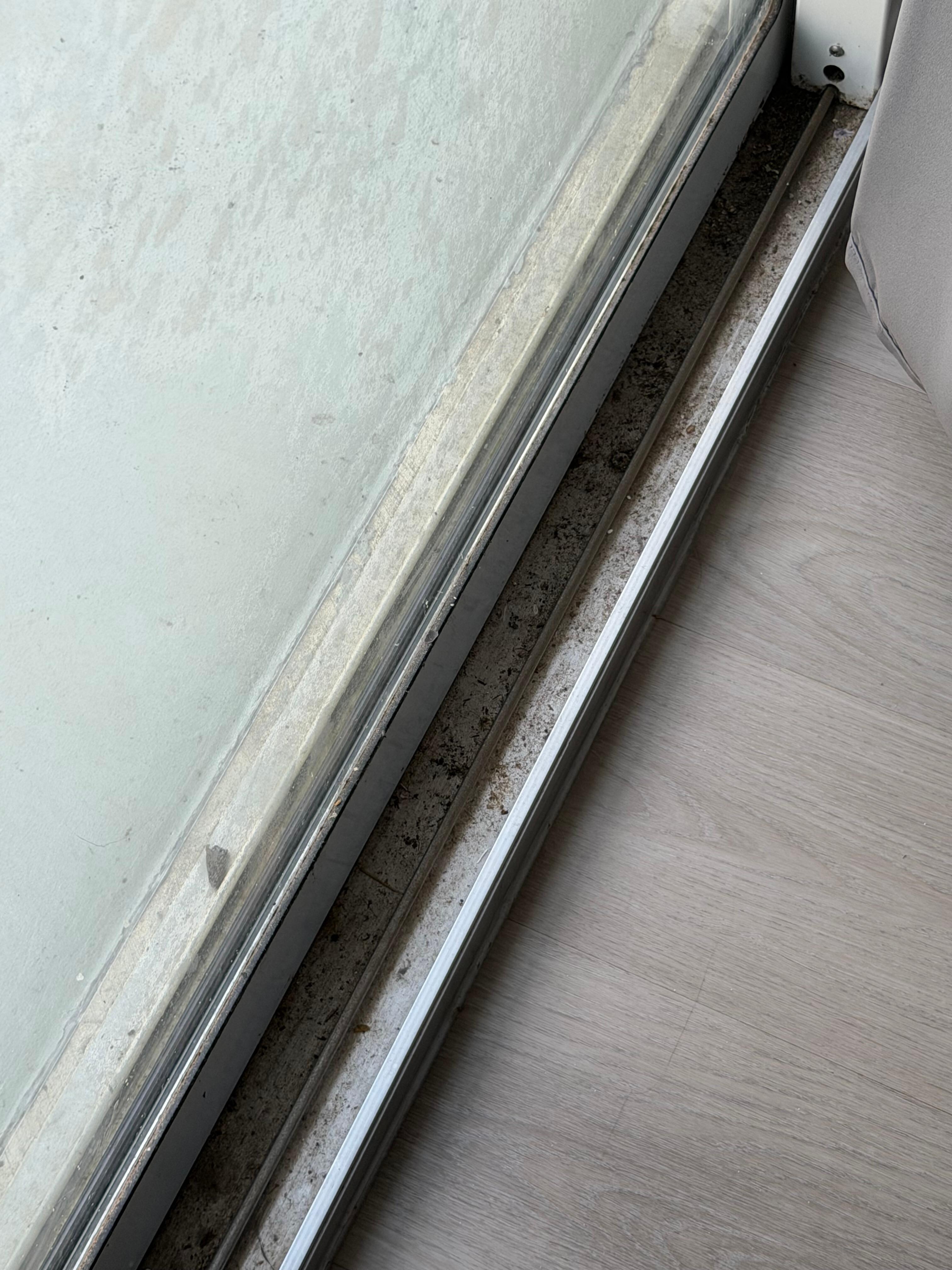 Sliding door to small balcony 