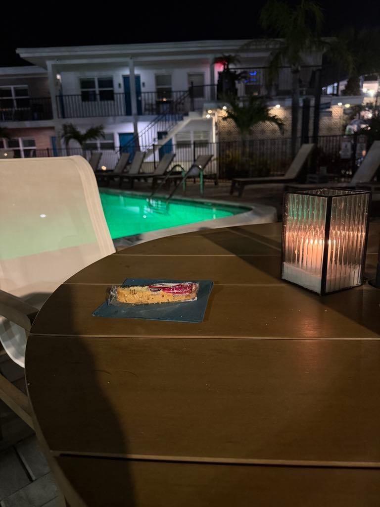 Candlelight dinner by the pool every night - so peaceful and relaxing! 