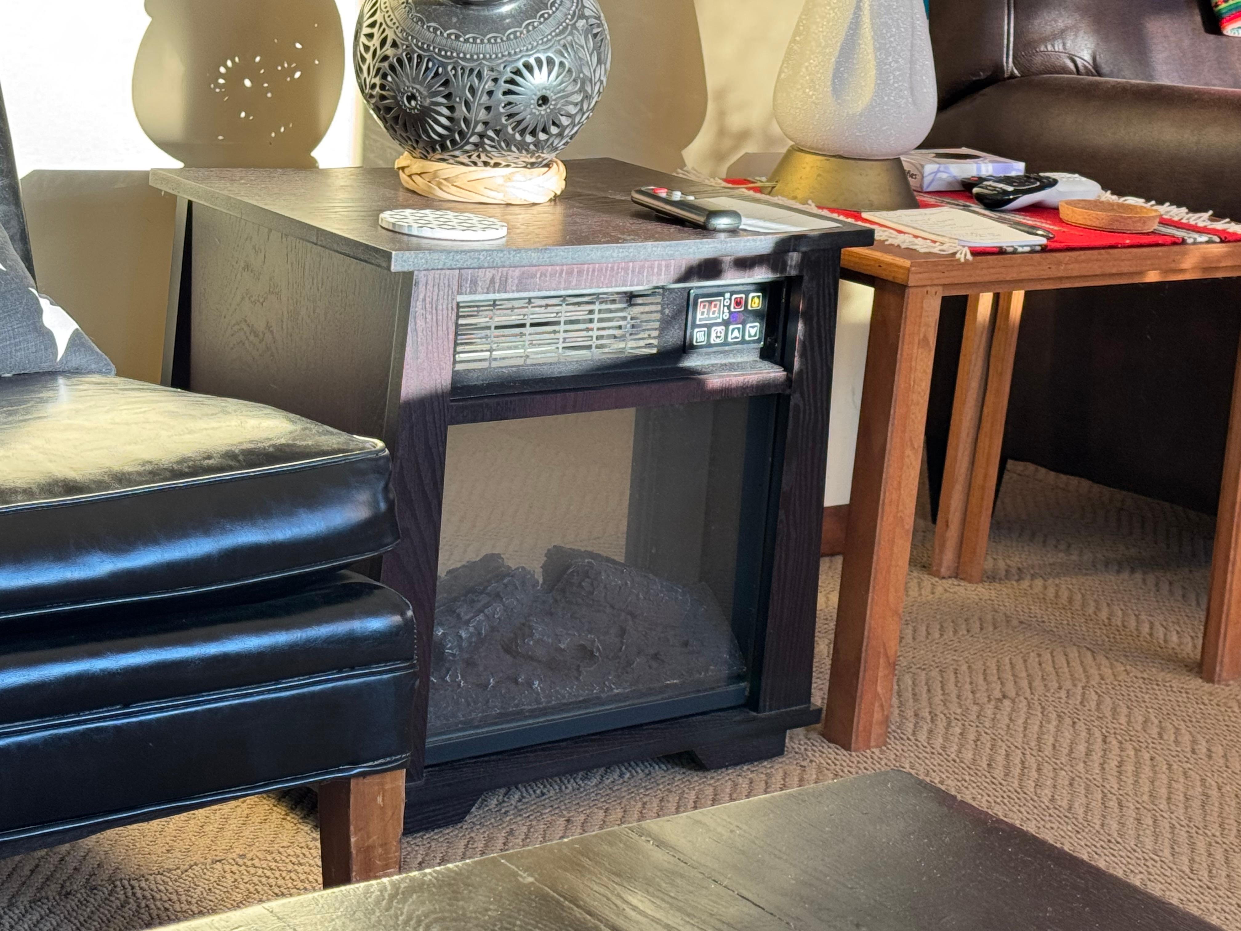 Small electric fireplace/heater