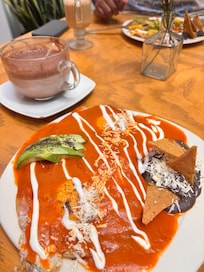Huevos rancheros en el restaurante del hotel, muy ricos