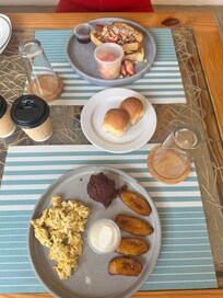 Salvadoran breakfast and French toast