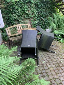Gartenstühle total vermoost