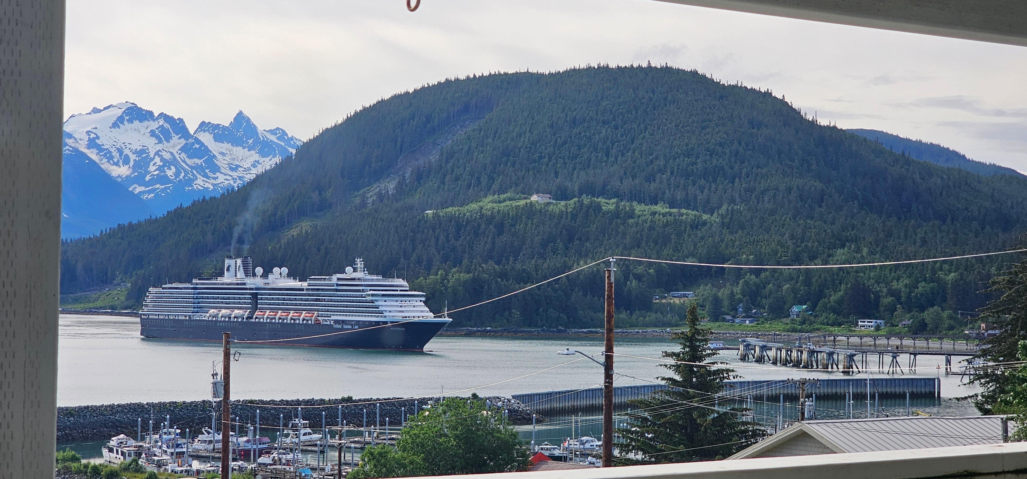 Catch cruise ship action without leaving the deck!