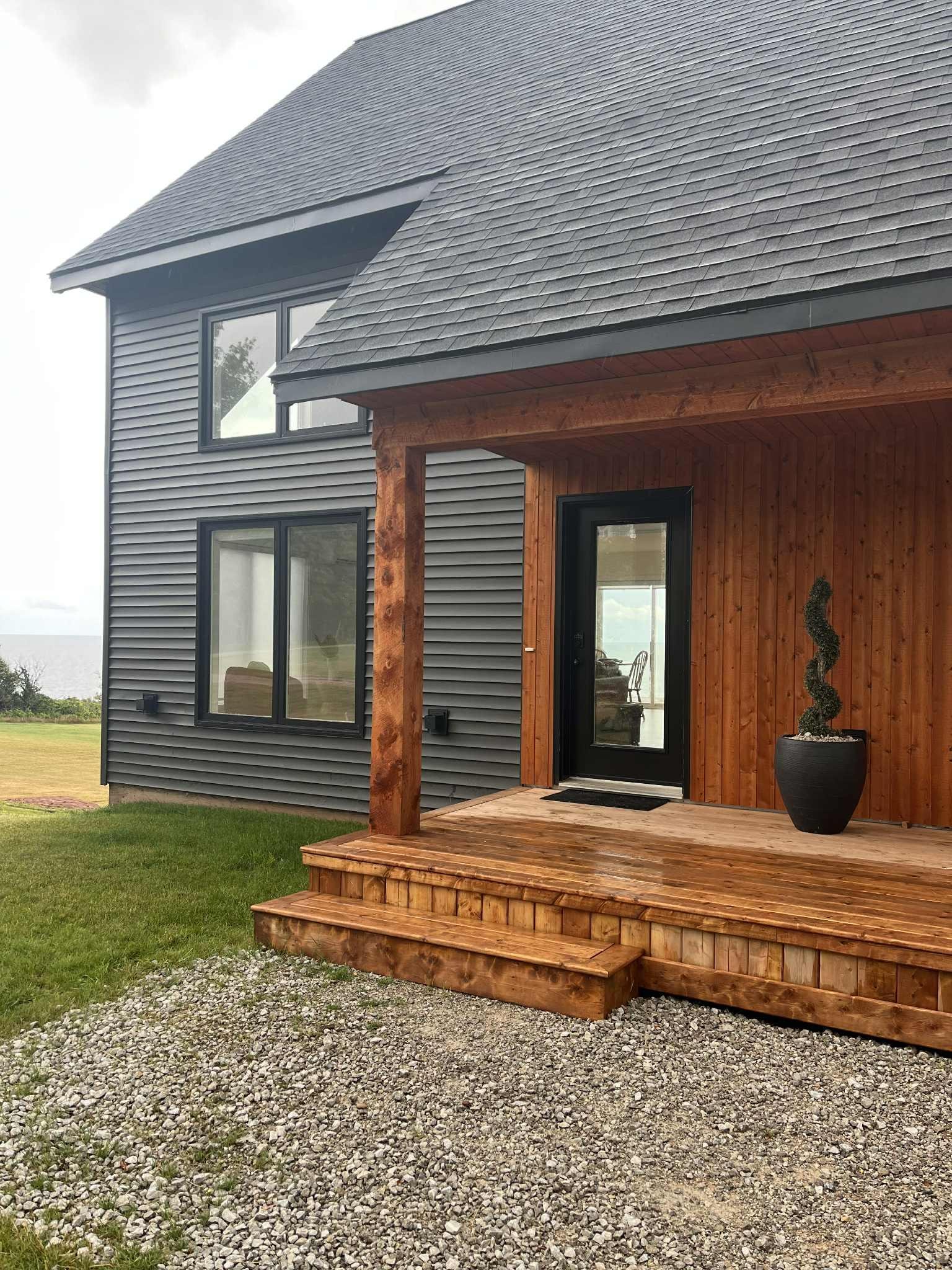 Check in and communication with the host was excellent!