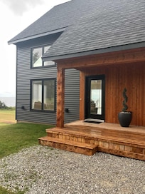 Check in and communication with the host was excellent!