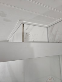 the ventilation in the bathroom is non-existent