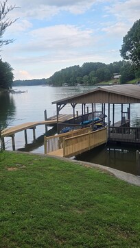 Great dock for swimming and keeping water toys