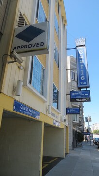 Hotel Front view 1a, Castle Inn