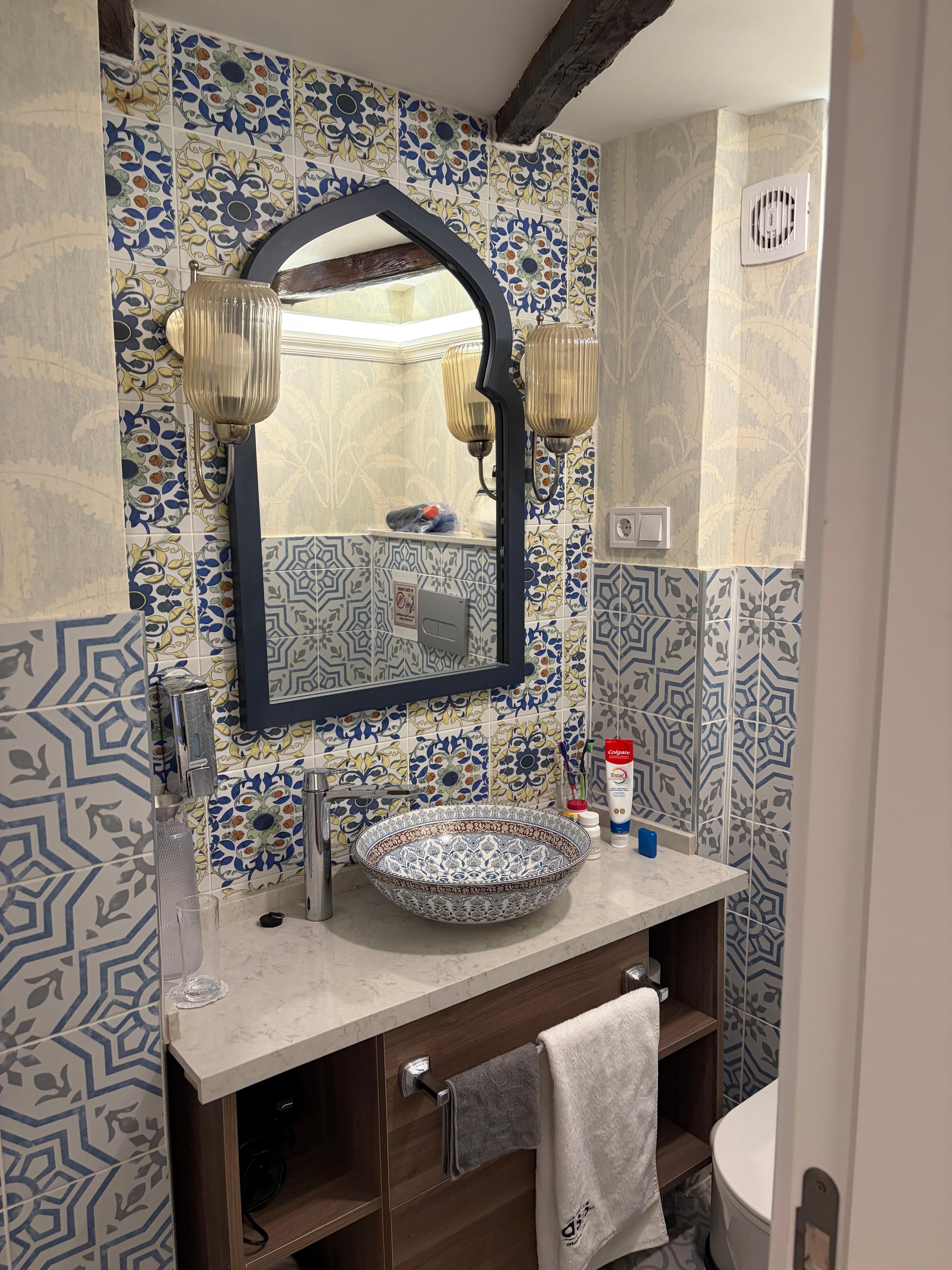 Tiled bathroom was charming