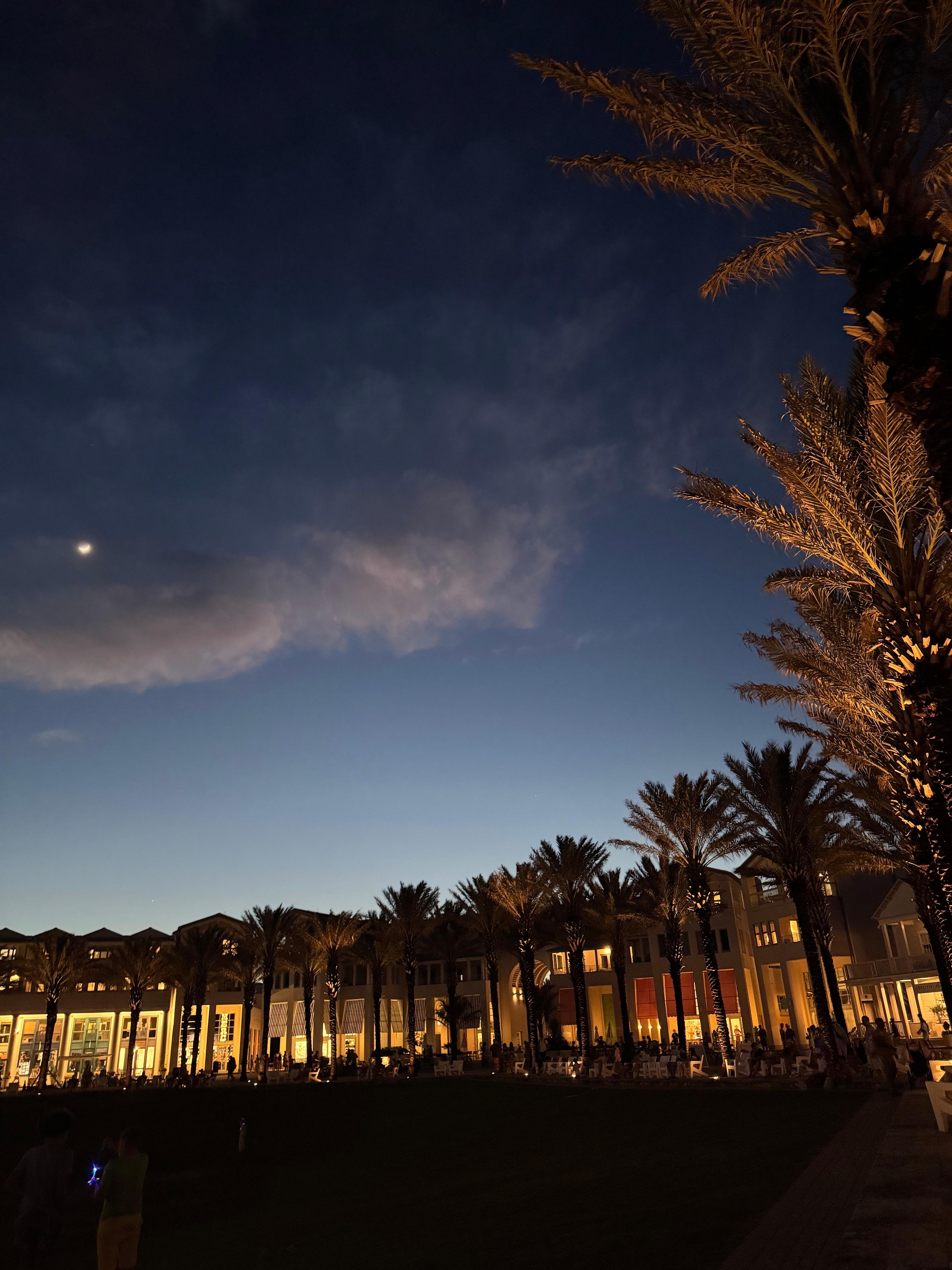 Loved our evening stroll thru town