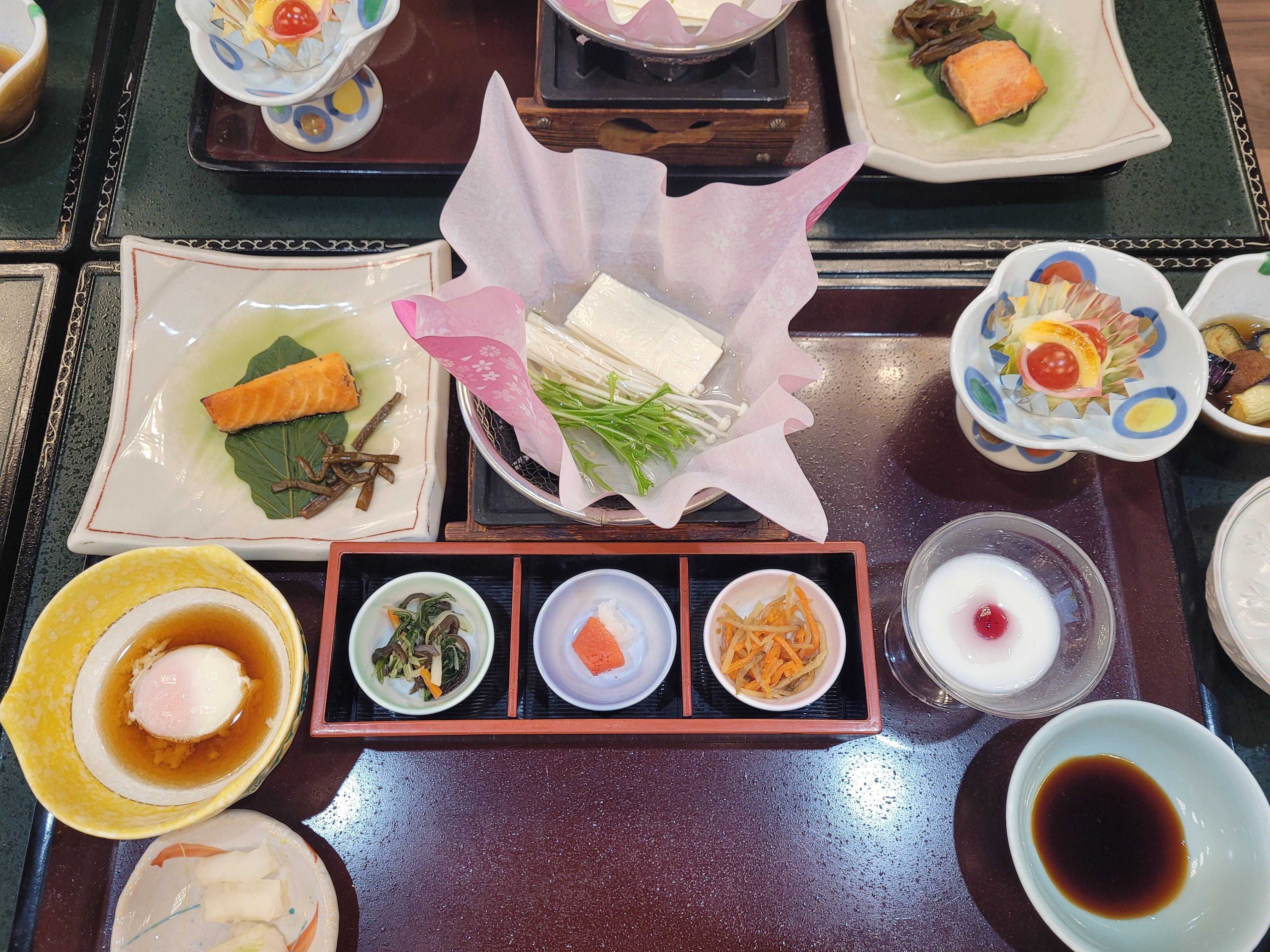 Breakfast service 