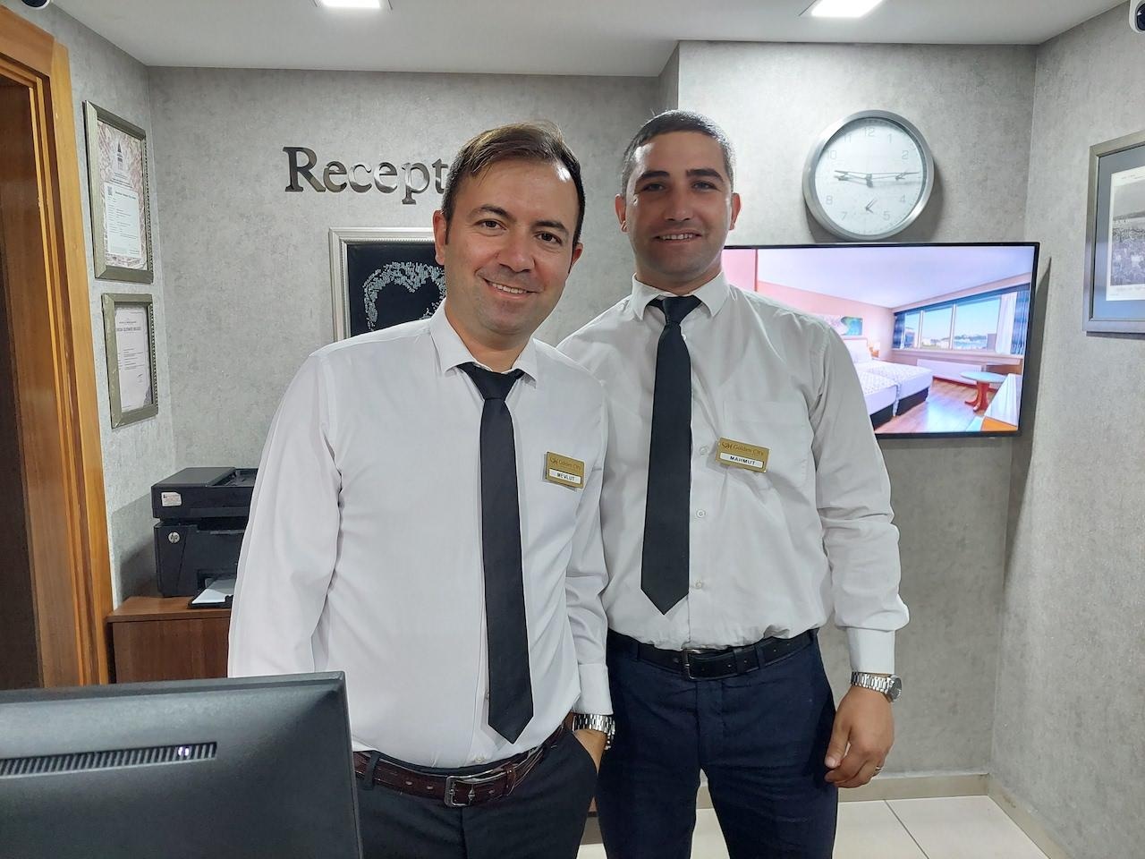 M MEVLUT et M MAHMUT very professionals , nice people and helpfull