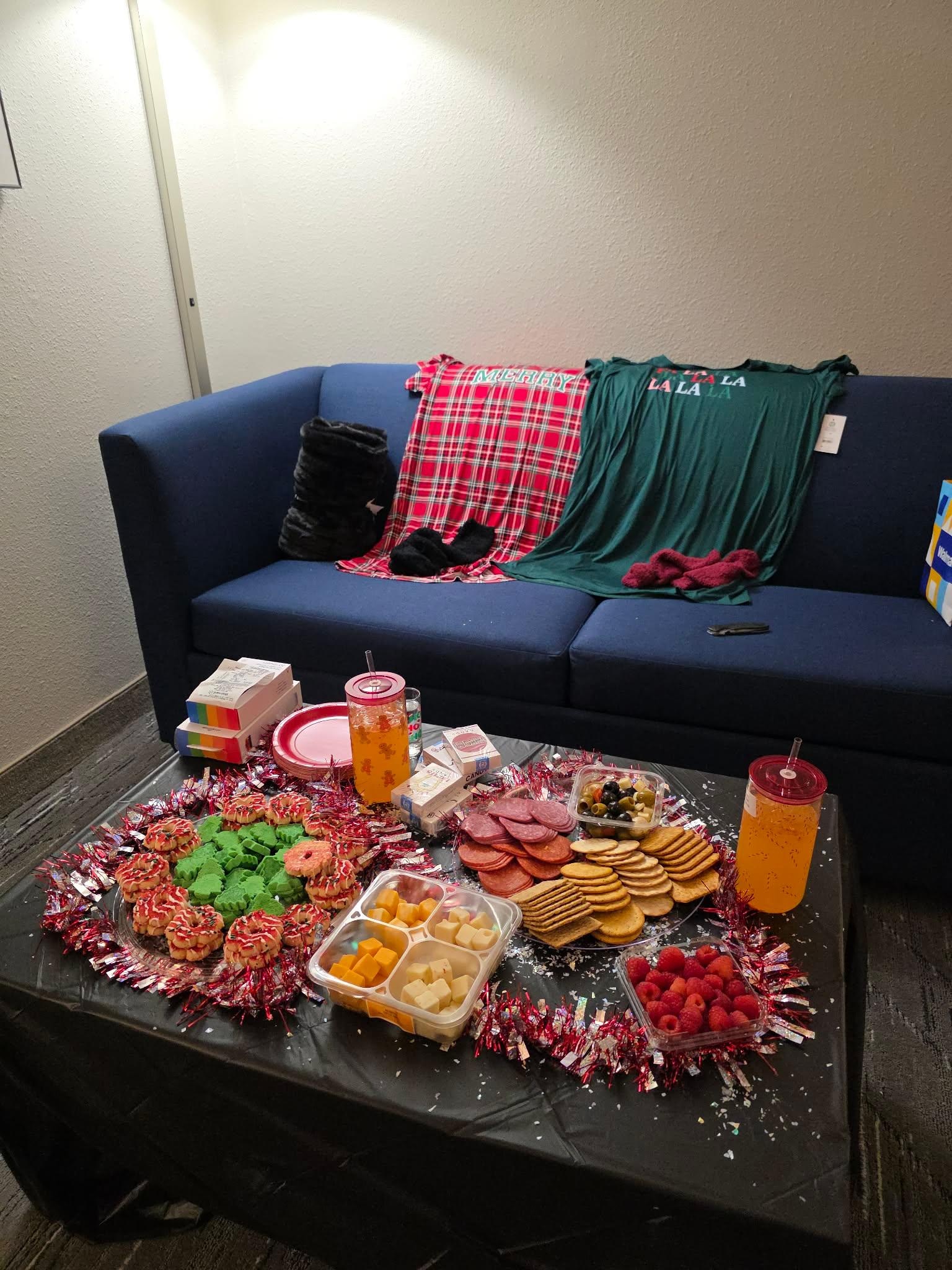 A whole sitting area ♥️