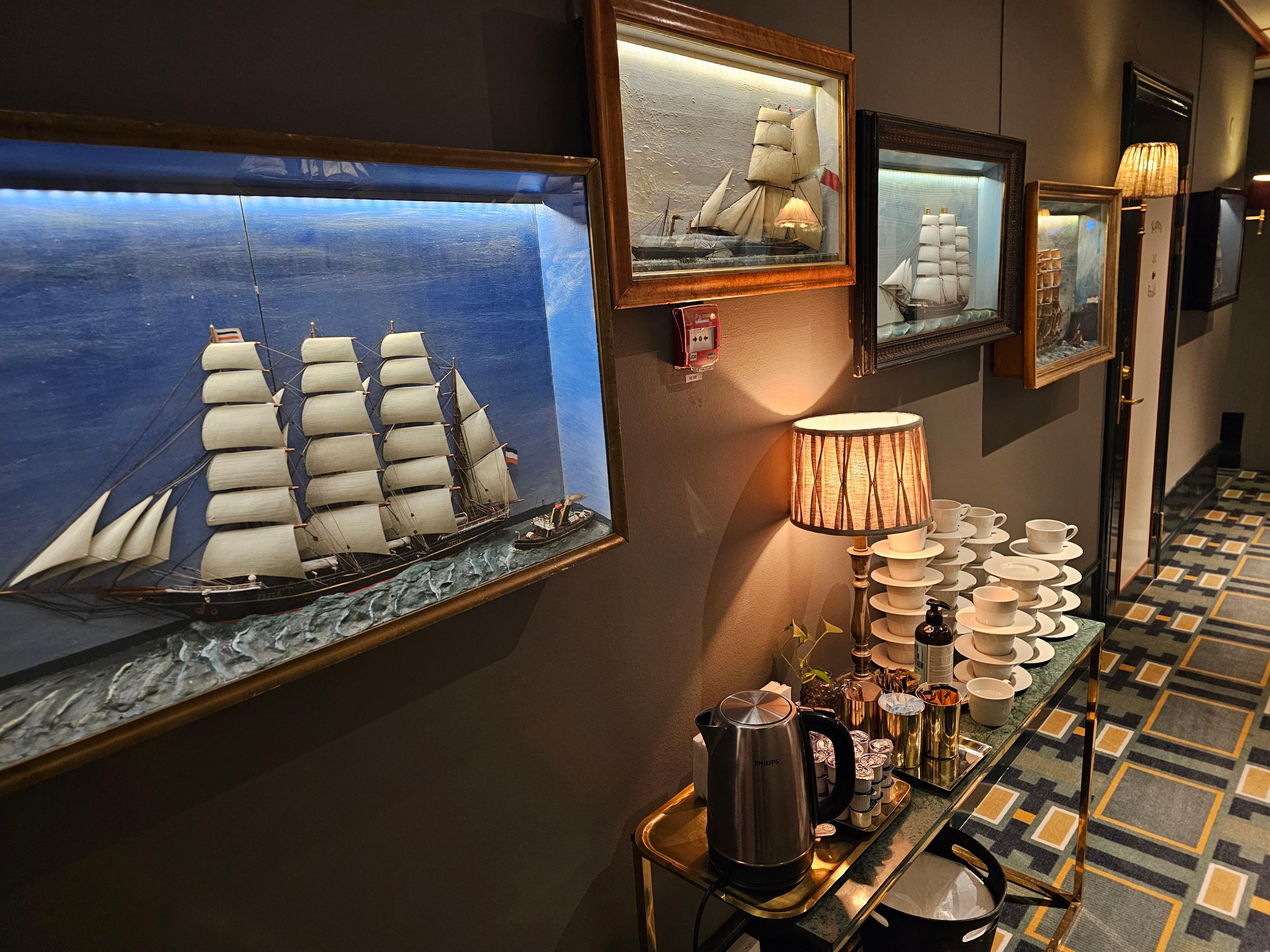 Kaffee/Tee-Station auf jedem Stockwerk 