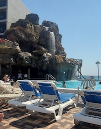Pool waterfall
