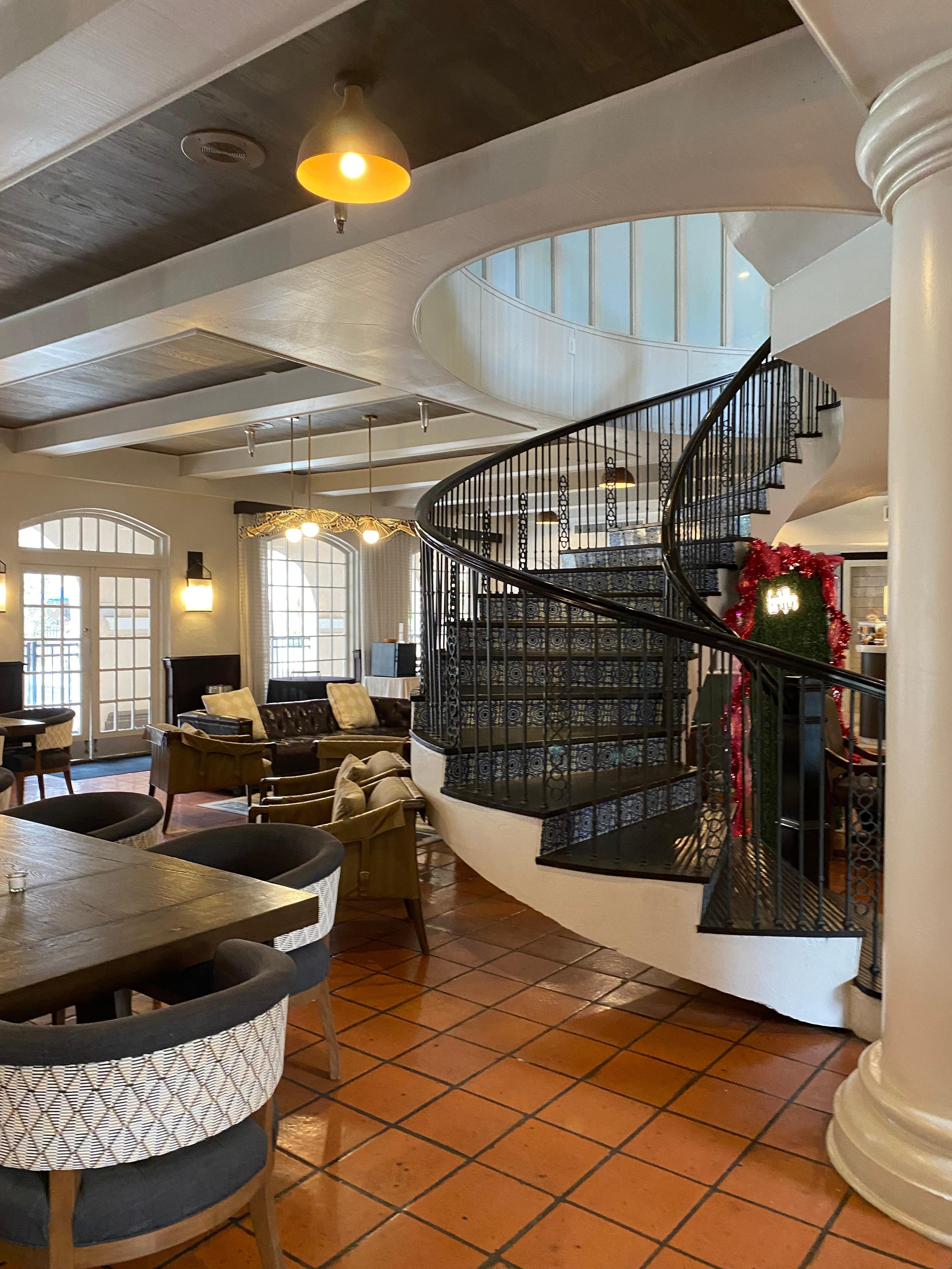 Lobby & stairs to 2nd floor