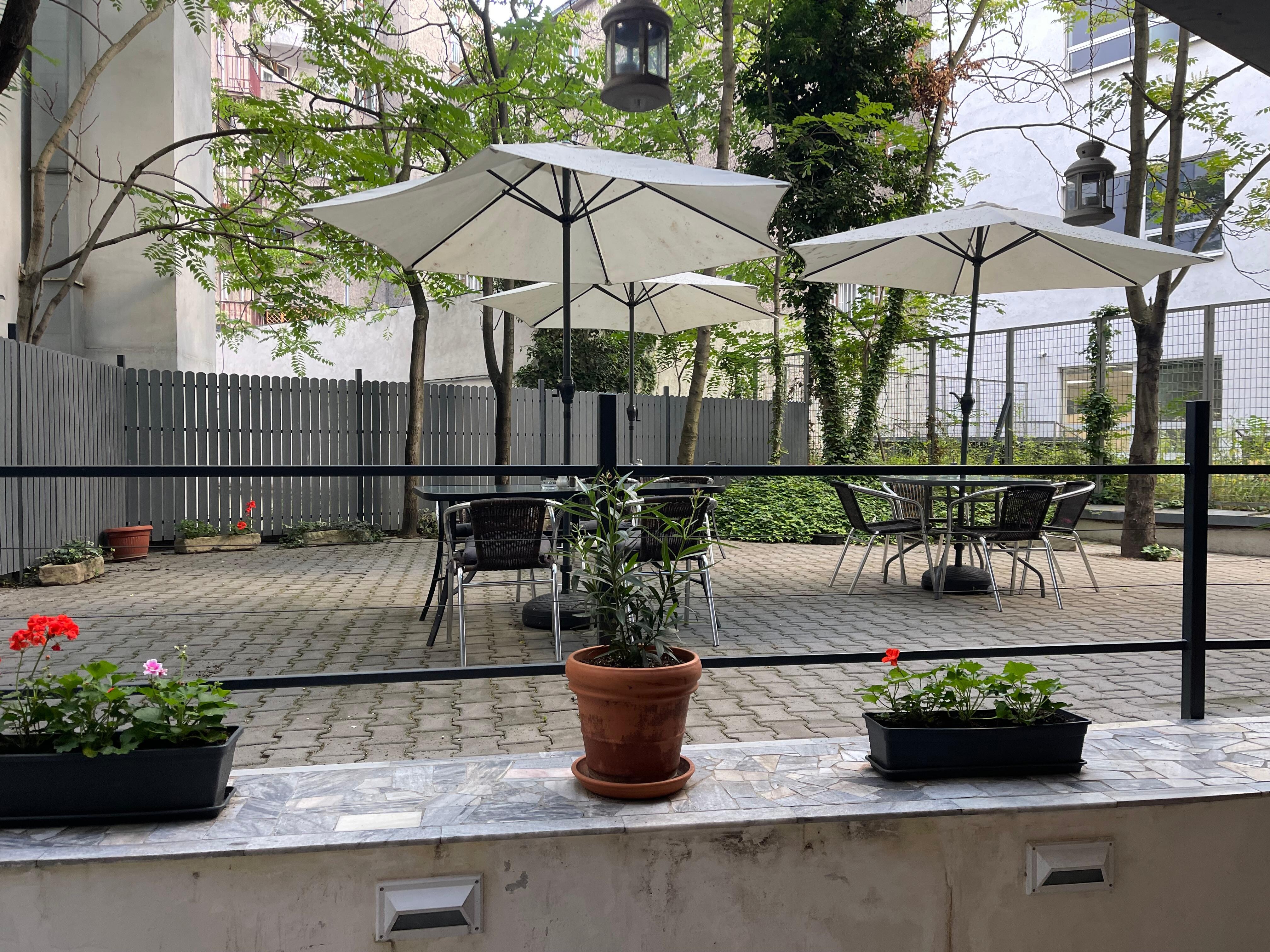 Patio,åpen kun til frokost,veldig synd