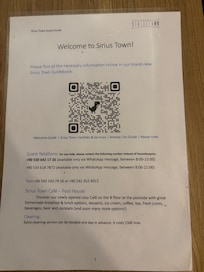 Si vous pouvez scanner le QR code, vous pouvez aurez toutes les informations du séjour à Sirius Town.