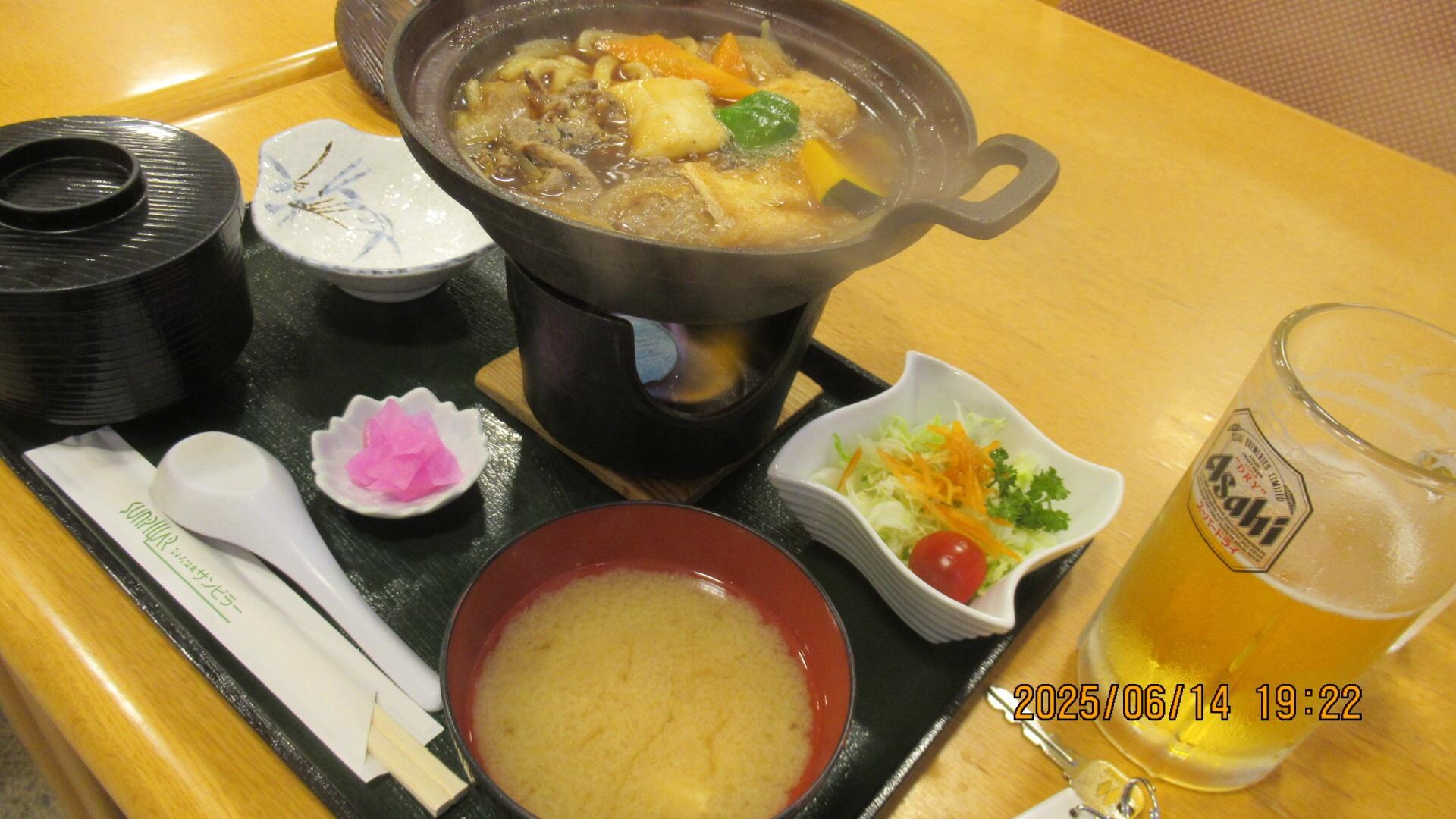 宿で食べた名寄の地元飯 ジンギスカン鍋 うどん、餅、ライス付でトリプル炭水化物