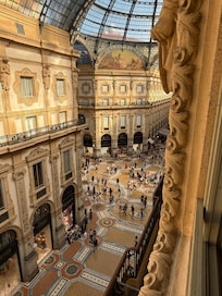 Udsigten til Galleria Vittorio Emanuele II fra vores værelse.